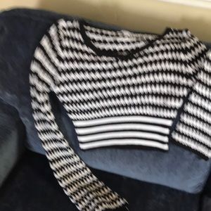 Subdued Knitted black and white sweater